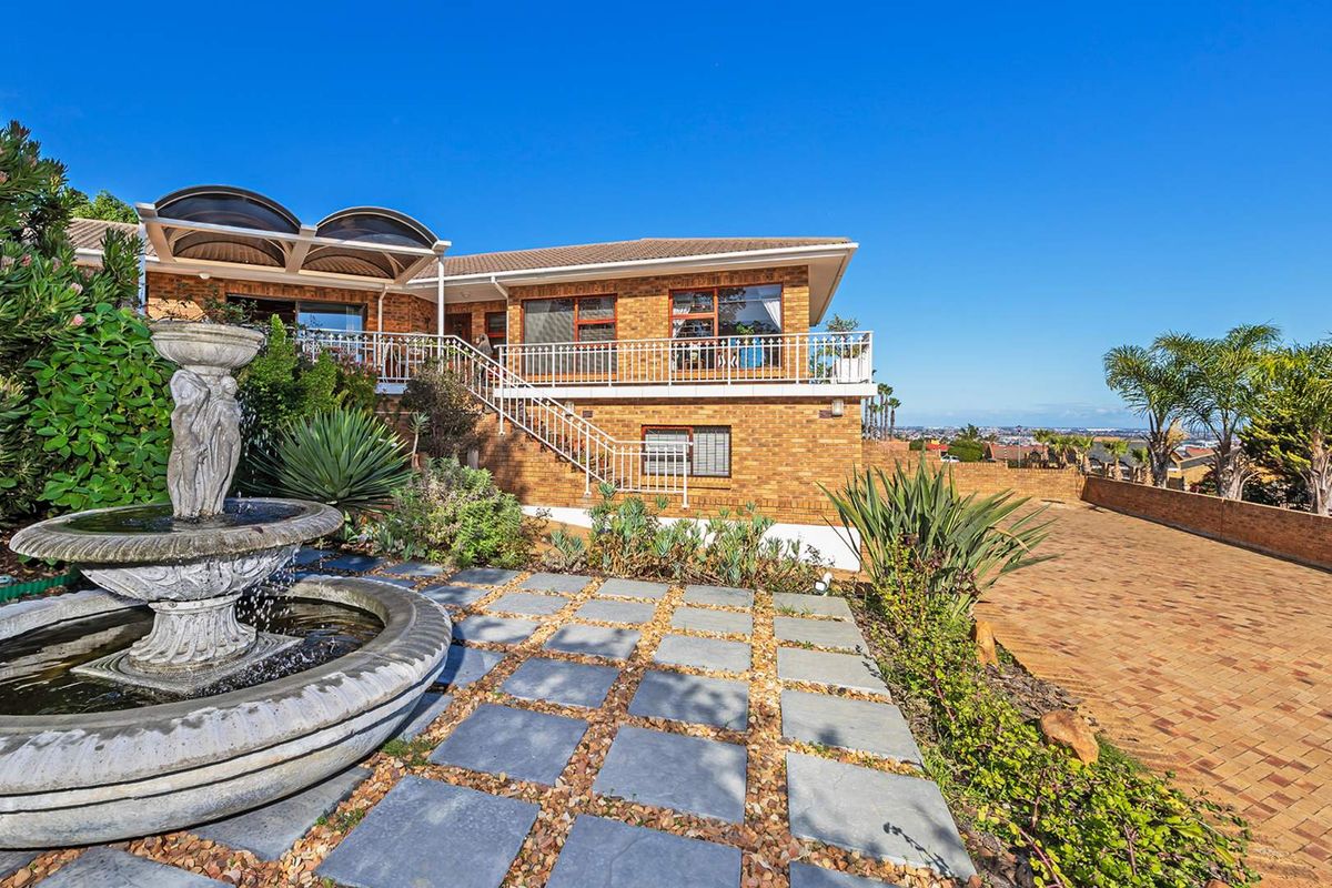 Elevated Luxury Living in Plattekloof - Photo 2