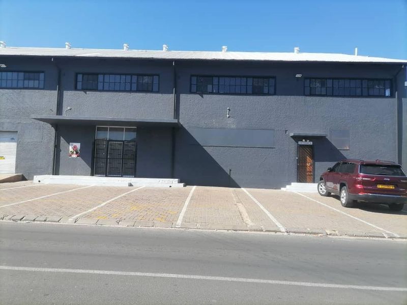 Well located in Southern Industrial area. - Photo 1