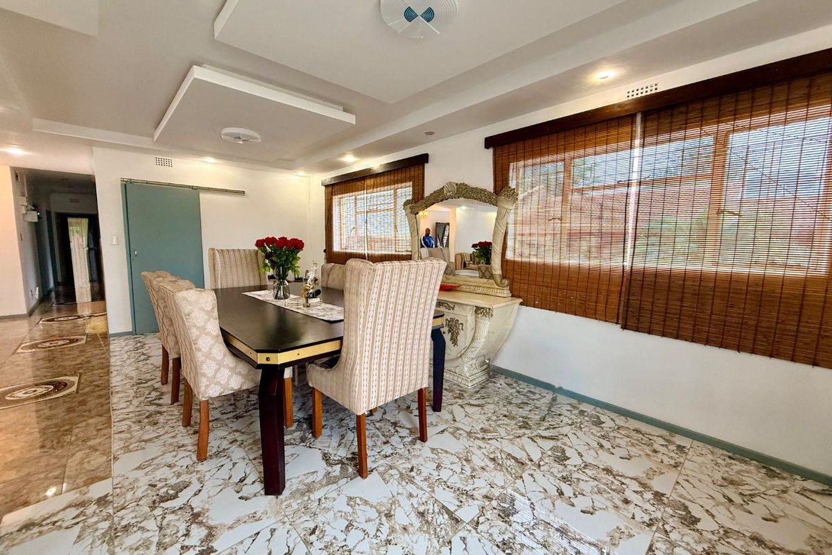 3 bedroom house for sale in good area of Vryheid - Photo 5