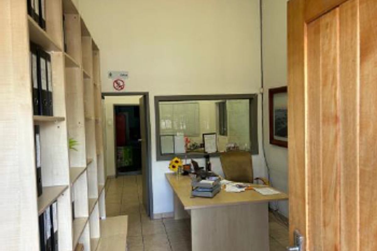 Exceptional Double-Volume Warehouse for Sale - Photo 2