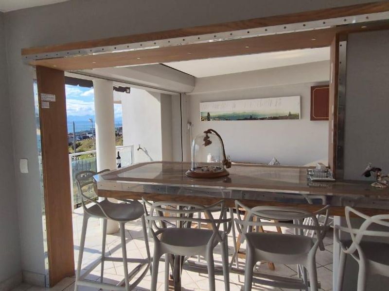 Luxury 3 Bedroom Seaview Appartment - Photo 8