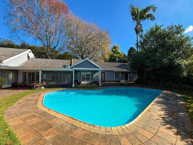 Prestigious 5 Bedroom Family Estate Home with Flatlet in Oak Park - Photo 10