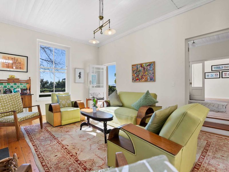 HERITAGE MEETS MODERN LIVING IN HIGGOVALE - Photo 5