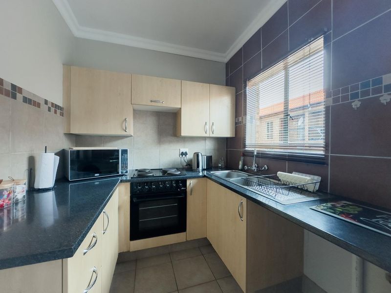 1 Bedroom Unit in Wapadrand - Photo 6