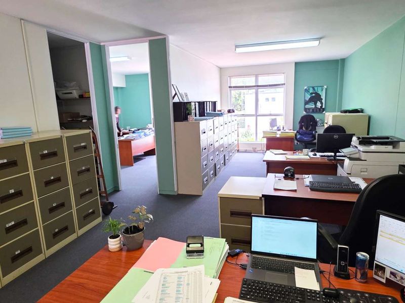 Tenanted Office in Westlake Square - Photo 2