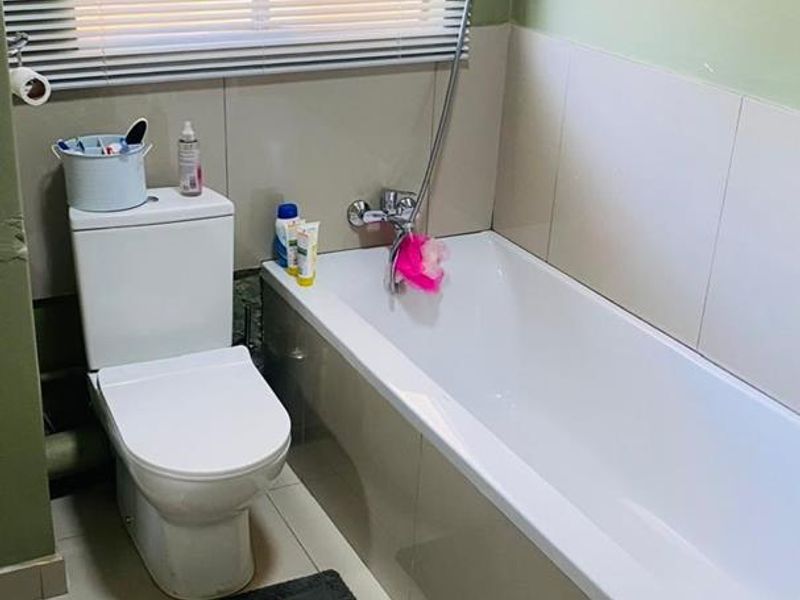 1-Bedroom Apartment in Secure Complex - Photo 8