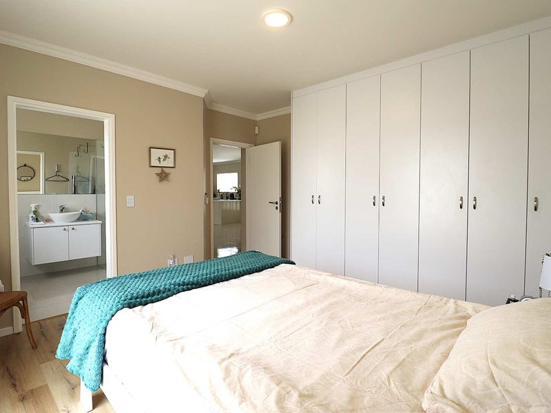 Modern One-Level Coastal Townhouse with Private Garden for Sale in Swakopmund, Namibia - Photo 8