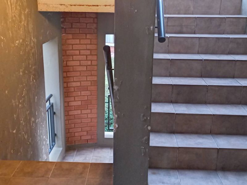 "Modern Living: 2-Bed Apartment Near It All!" - Photo 9