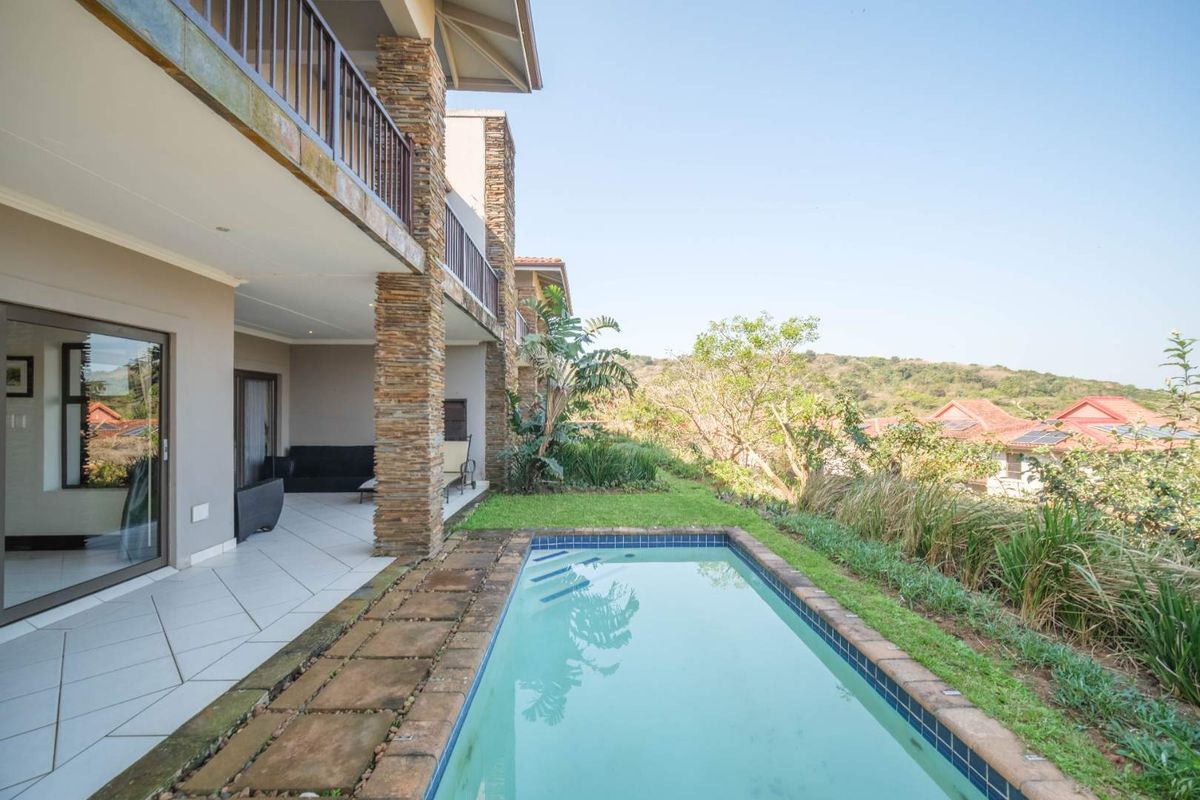 Fully Furnished 3-Bedroom Split-Level Townhouse in Zimbali Coastal Resort - Photo 2