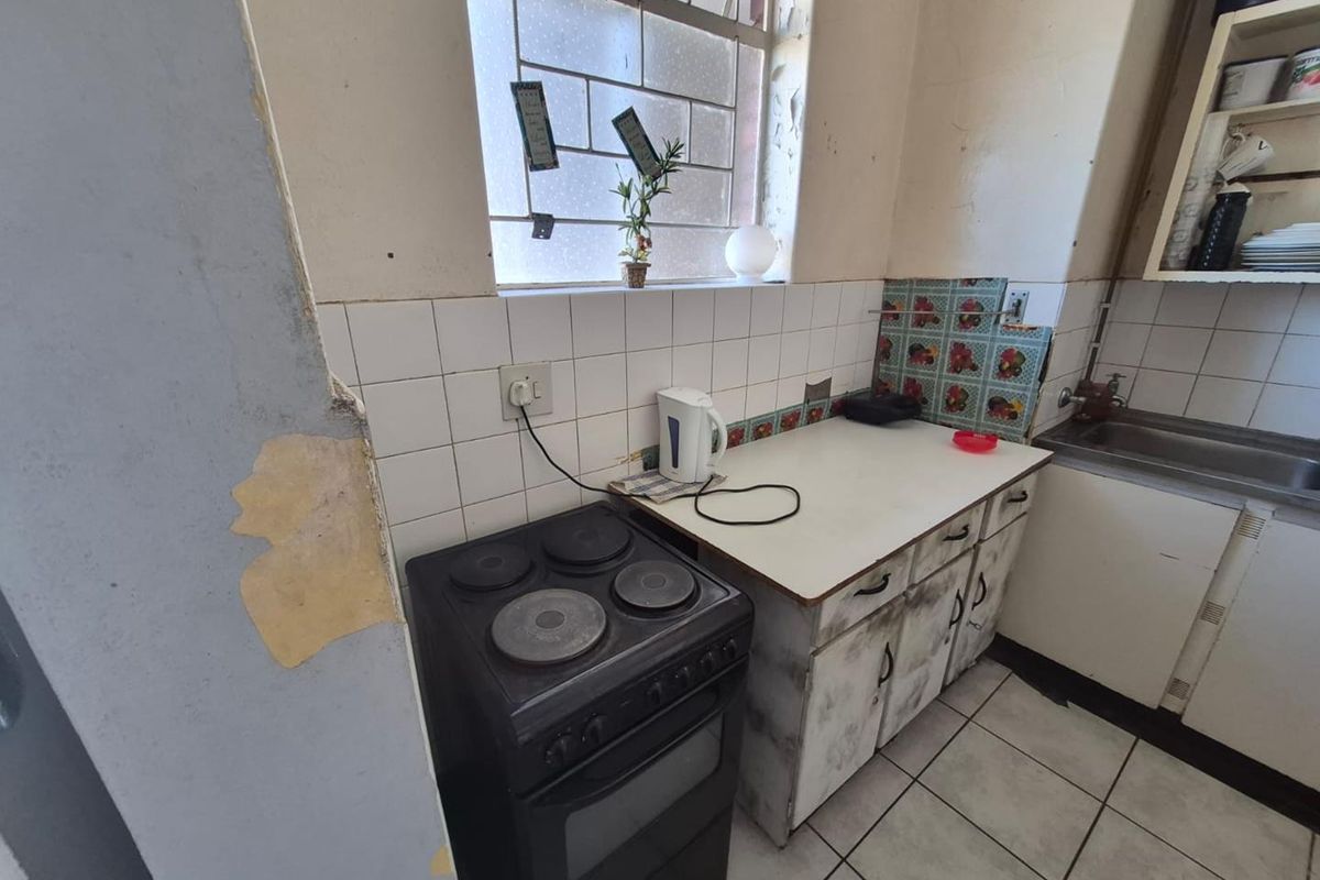 2.5 apartment for sale in Sunnyside - Photo 3