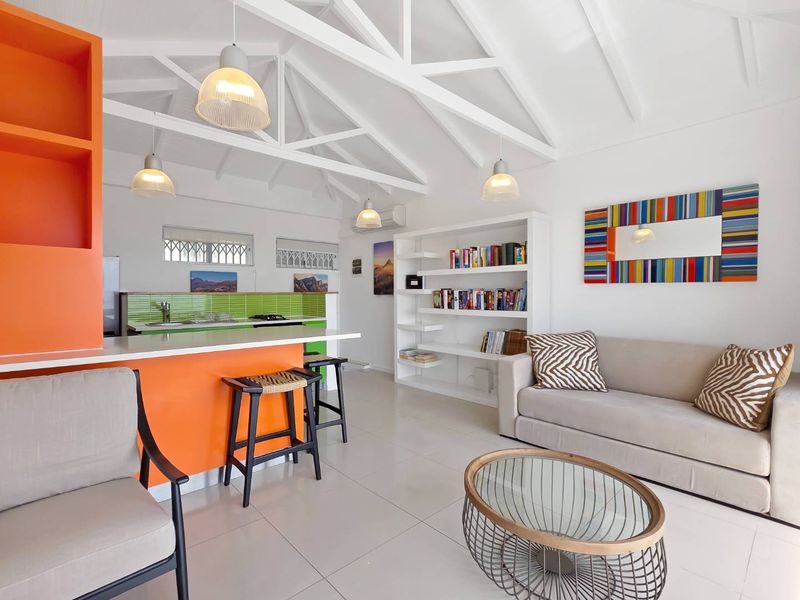 Secluded Comfort: Furnished Apartment with Parking - Photo 4