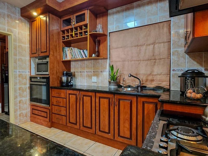 Large property! Refined Coastal Living Steps from the Sand – Sunset Beach Elegance - Photo 6