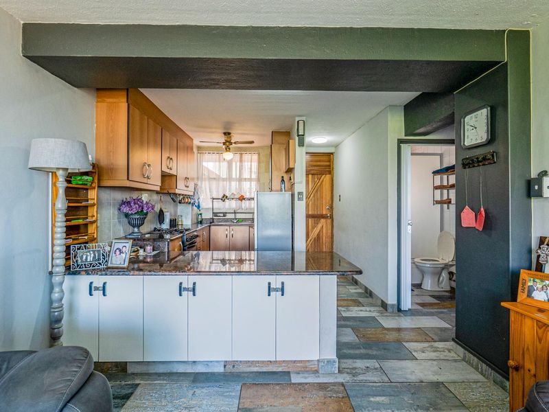 Furnished on the beach - Photo 3