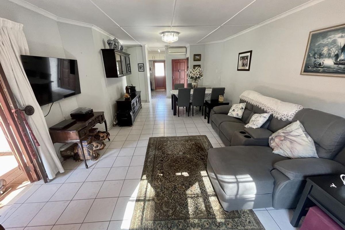 Hendra - Neat 3-Bedroom Simplex for Sale in Popular Sunningdale - Photo 5