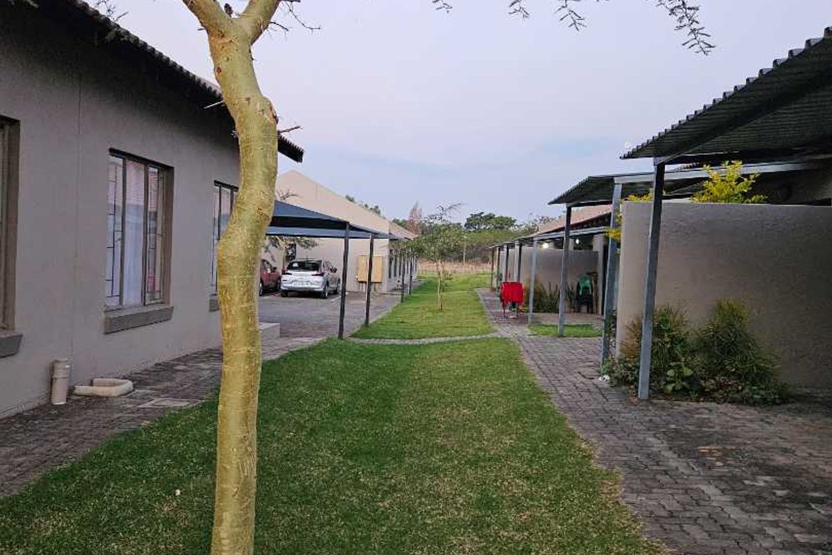 beautiful 2 bedroom town house for sale - Photo 3