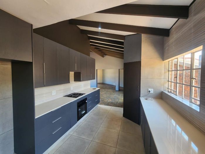 Property #2339210, House Rental Monthly in Doornpoort Ext 1