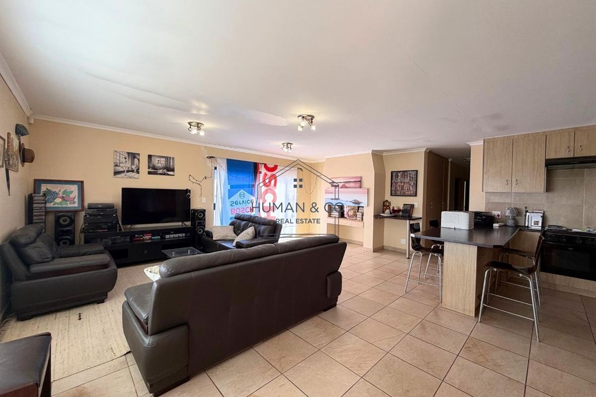 Ideal Starter Home in Fairway Estate - Photo 3