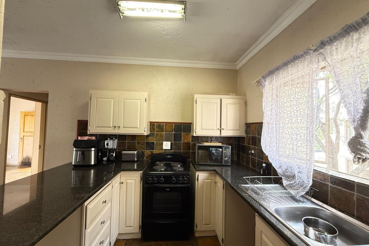 Where Space, Security & Location Come Together - Photo 5