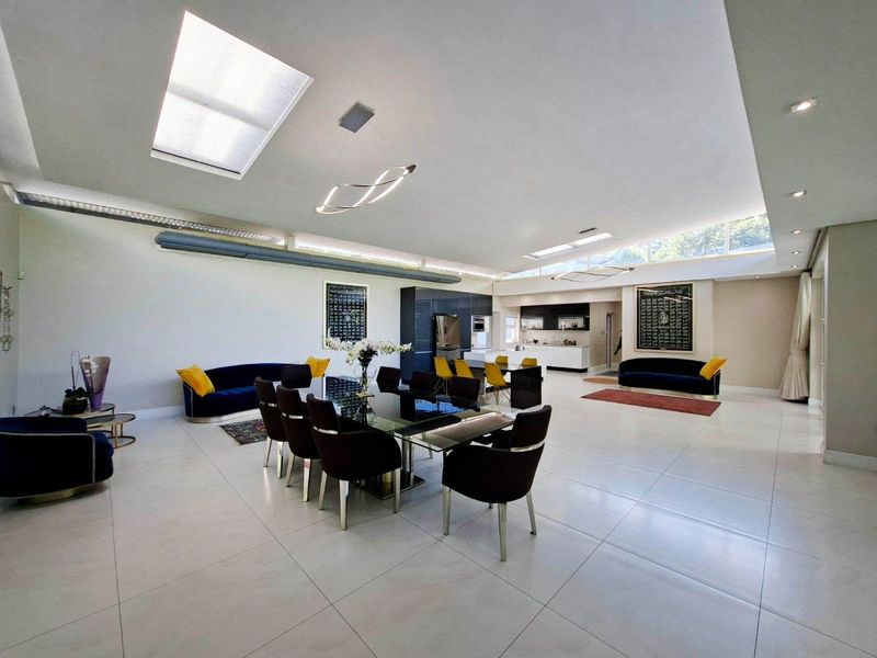 Immaculate and beautifully designed 3 bedroom, 3.5 bathroom home available in Hurlingham. - Photo 6