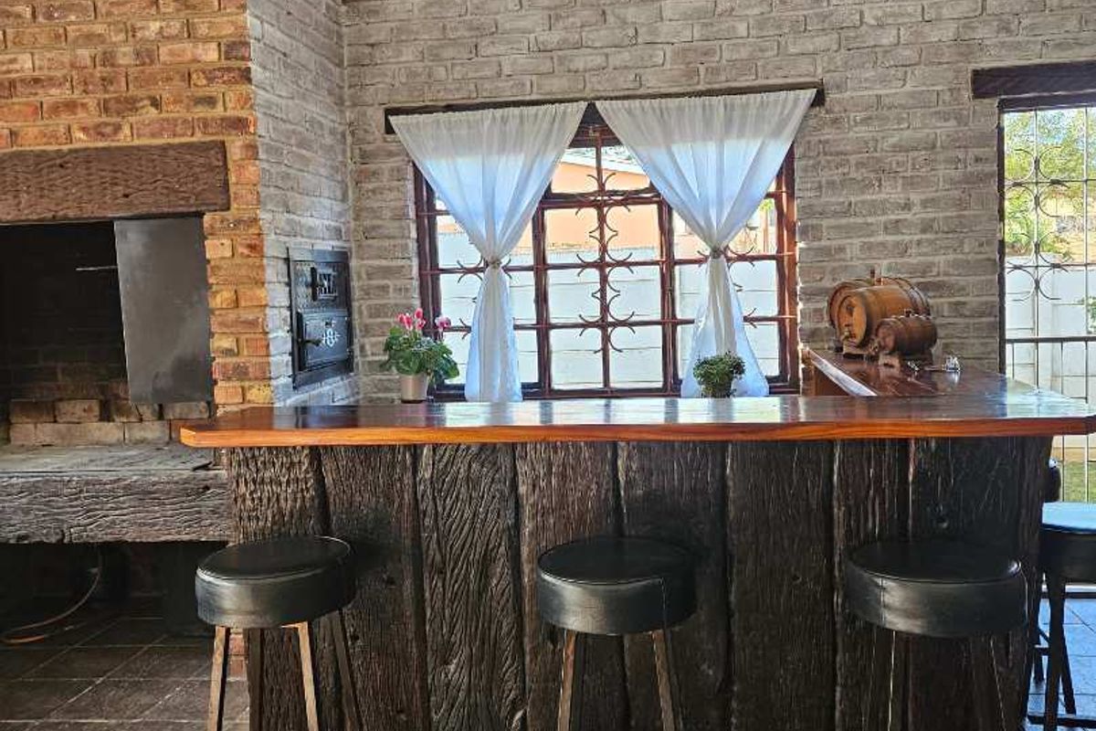 5 Bedroom home for sale in Fairbridge Heights, Uitenhage - Photo 4