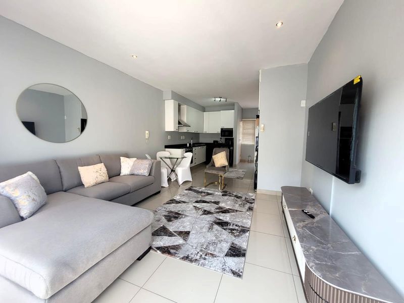 Modern Fully Furnished Two-Bedroom Duplex for Rent – Blackburn Road - Photo 3