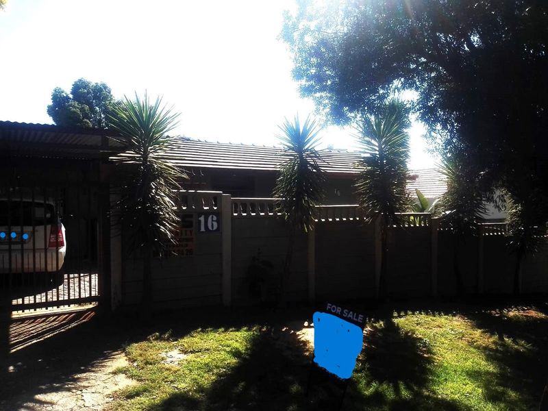 Lookinf for an income generating home, look no more. Priced to sell in tranquill South Crest - Photo 3