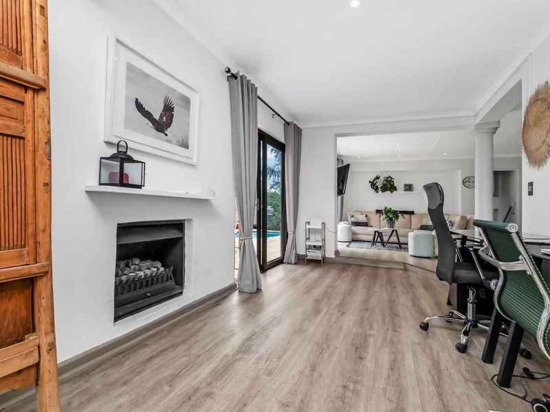 We all want light, bright and new in a home – THIS ONE IS ALL OF THIS AND MORE. - Photo 6