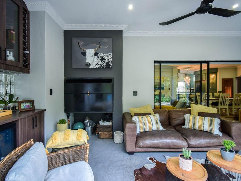 Stunning 5 Bedroom home where location is key! - Photo 10