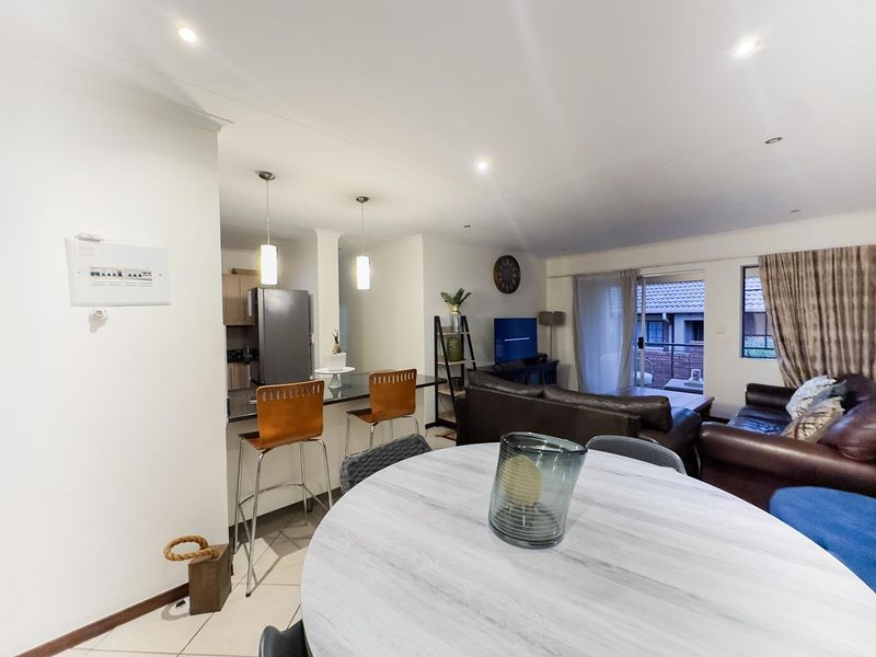 2 Bedroom Simplex with a Private Garden - Photo 7