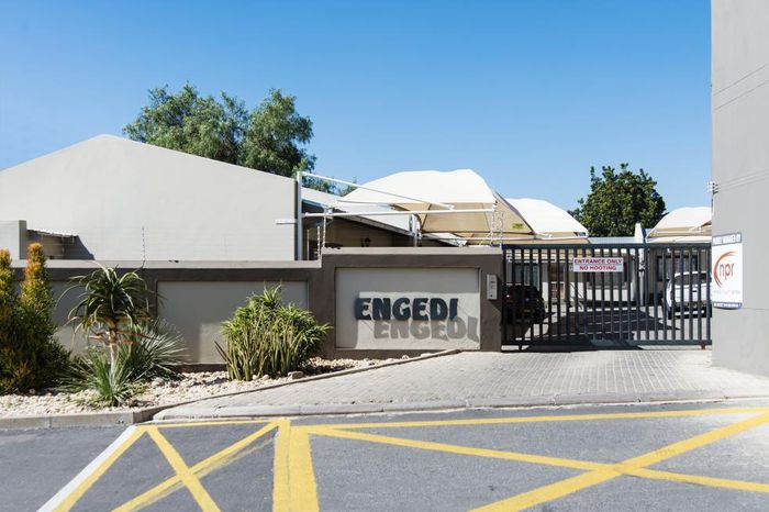 Property #2393128, Townhouse Sold in Pioniers Park