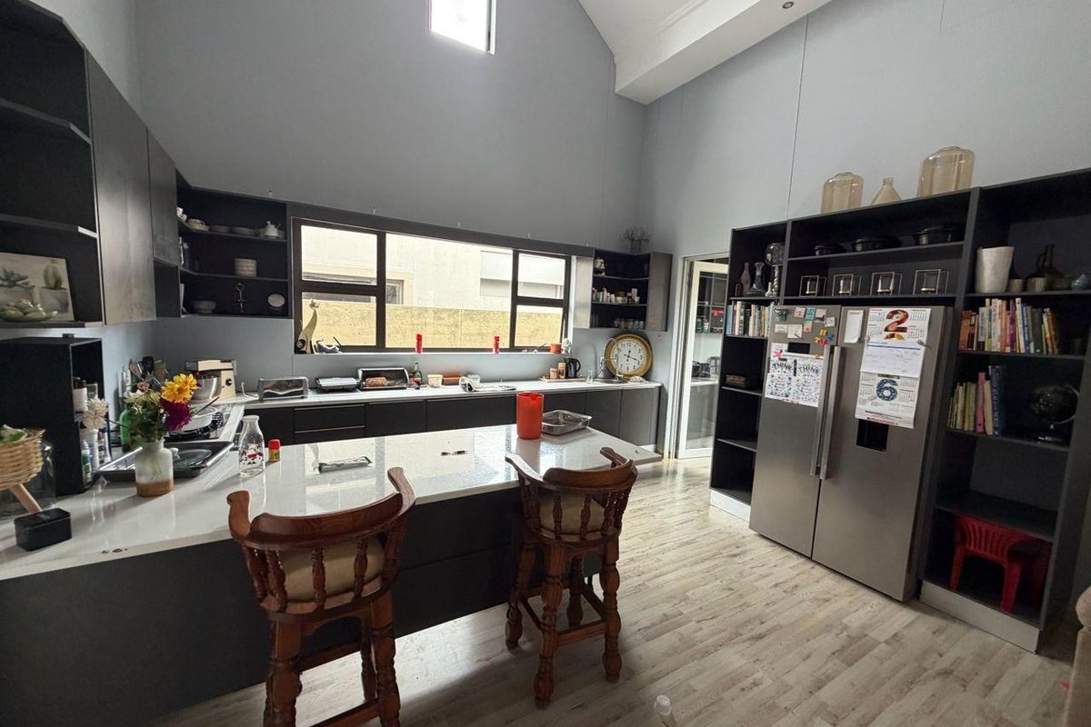 FAMILY HOME FOR SALE - Photo 3