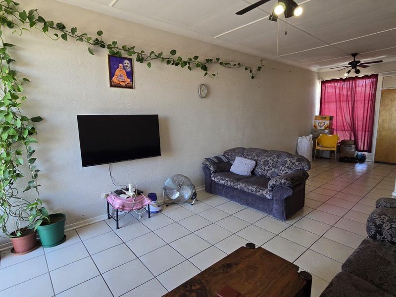 1 Bedroom Apartment / Flat for Sale in South Crest - Photo 3