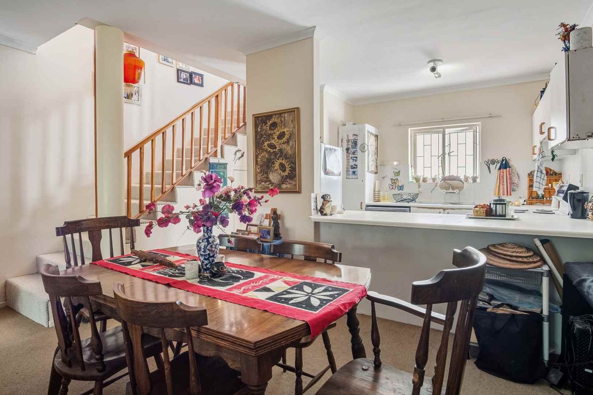 Magical Townhouse in Manor Gardens - Photo 4