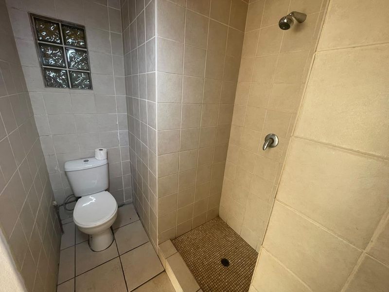 Secure, Comfortable 3-Bedroom Rental Near Kempton Gate! - Photo 10