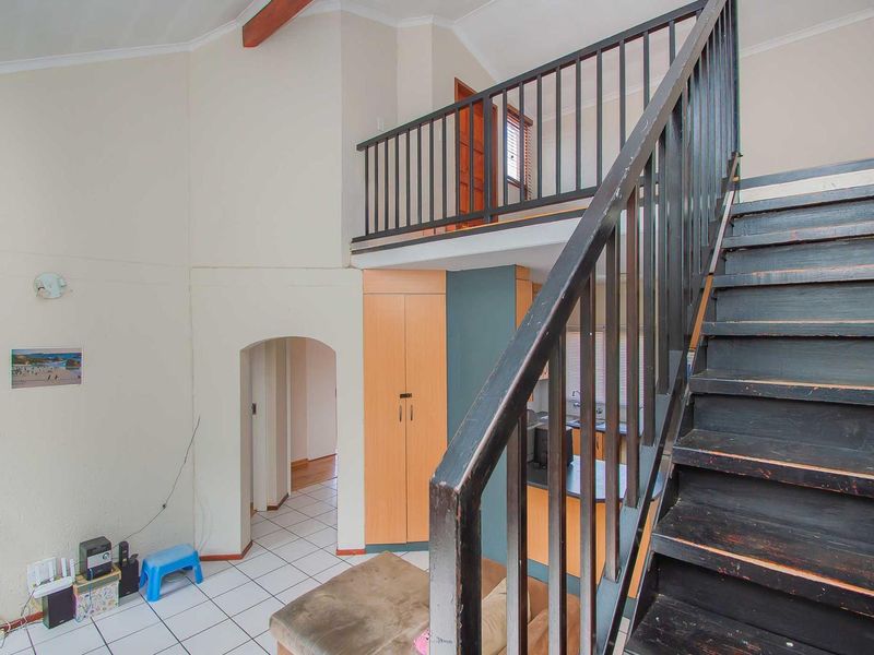 Spacious, Secure Apartment Close to Schools. - Photo 8