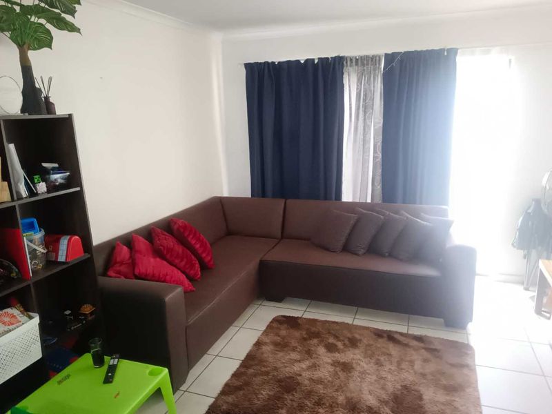 Spacious 2 bedroom apartment in the tranquil Fairview Golf Village - Photo 3
