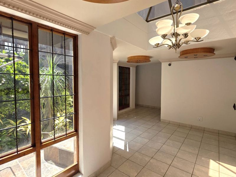 Entertainers Dream 4 Bedroom 5 Bathroom Home - Photo 4