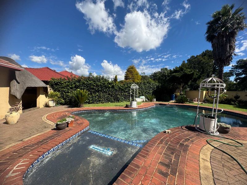 Large Family Home with 2 bedroom flat - Photo 4