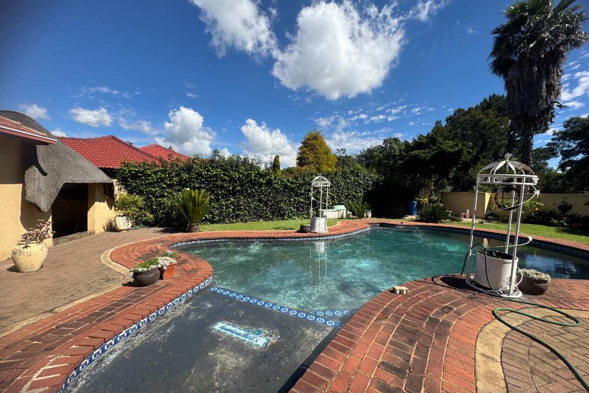 Large Family Home with 2 bedroom flat - Photo 4