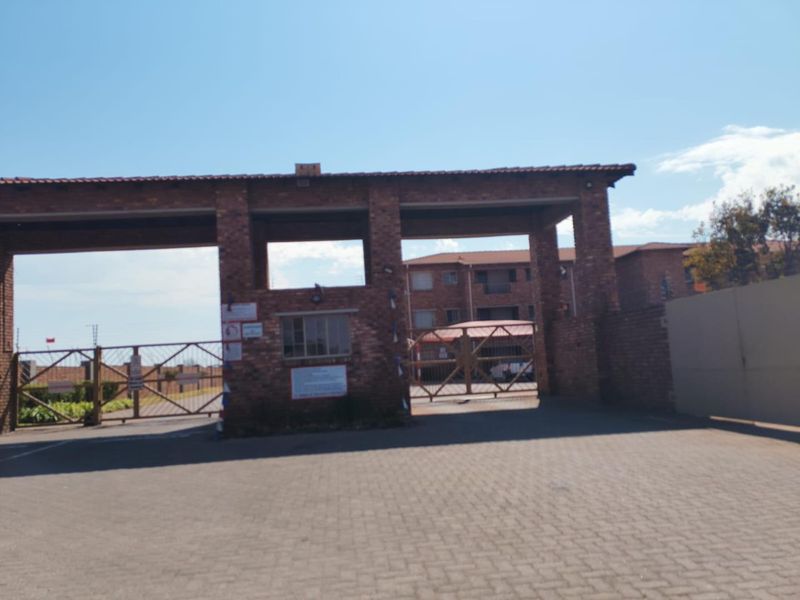 2 beds-2nd floor, great Complex! - Photo 9