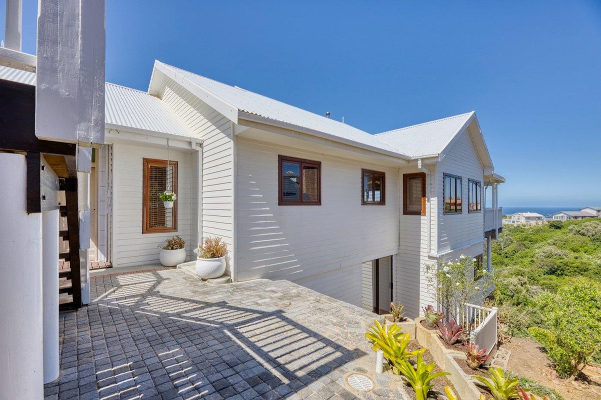 3 BED HOME FOR SALE IN HEROLD'S BAY - Photo 3