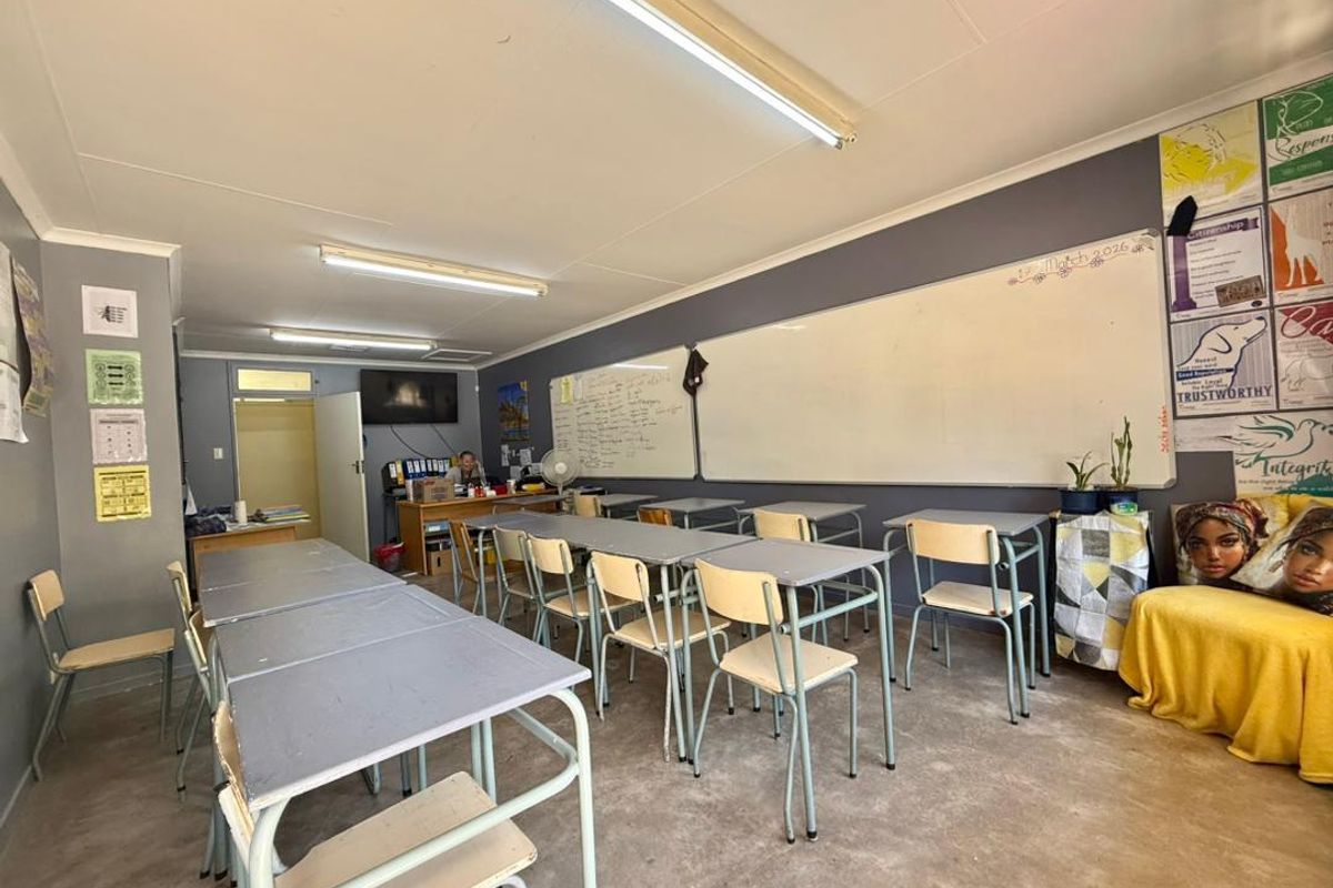 School Premises for Sale - Photo 2