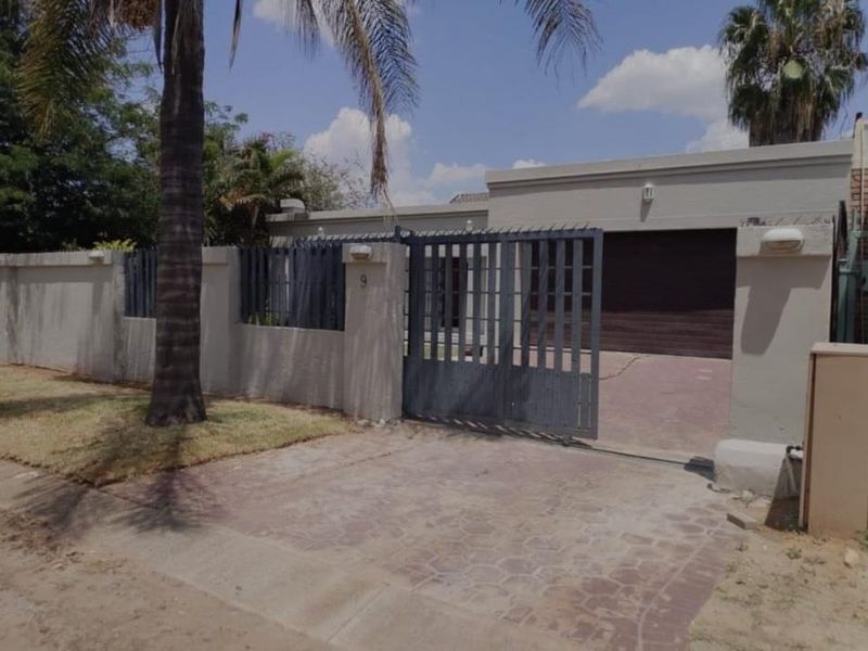 Two bedroom house for sale in Theresa Park - Photo 9