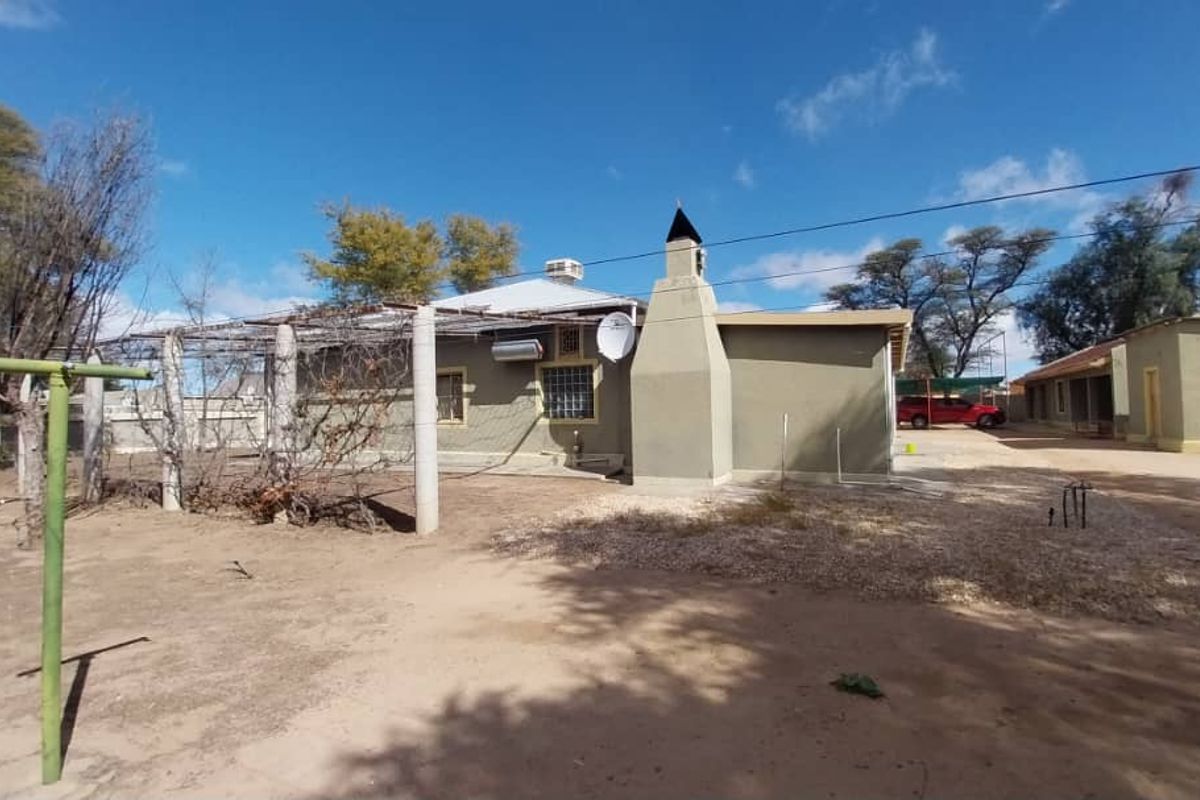 Okahandja - 2 Bedroom House with Flat For Sale - Photo 4