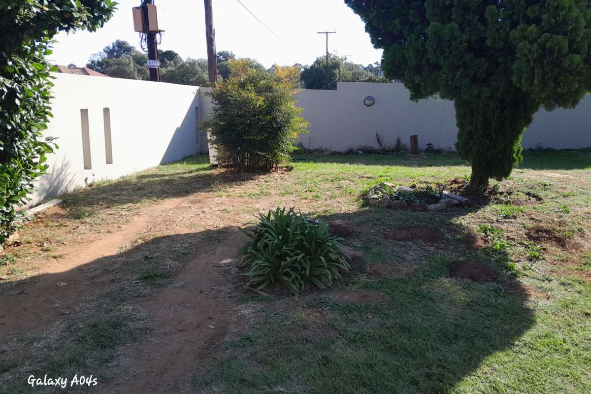 3 Bedroom 2 Bathroom house a Garadge plus Cottage - Photo 5