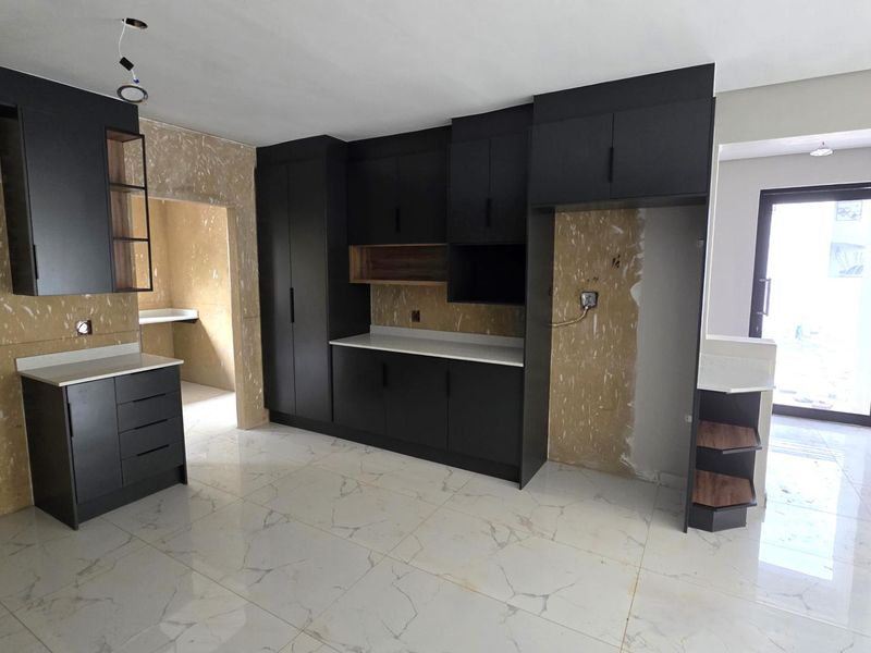 4 Bedroom Family Home in Melodie Hartbeespoort - Photo 8