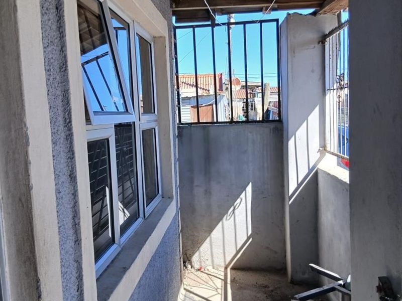 Charming Entry-Level Home in Khayelitsha – Ideal for First-Time Buyers - Photo 4