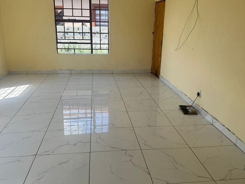 Modern 3-Bedroom Family Home in Payneville, Springs - Photo 3