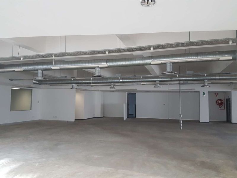 Spacious and Inviting Office Space available - Photo 4
