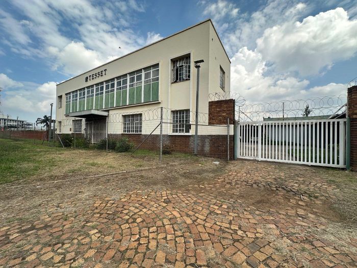 Property #2484246, Industrial For Sale in Germiston South Ext 4